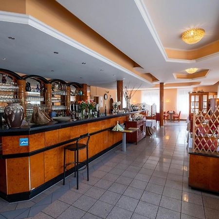 Kraichtaler Hof Hotel Kültér fotó