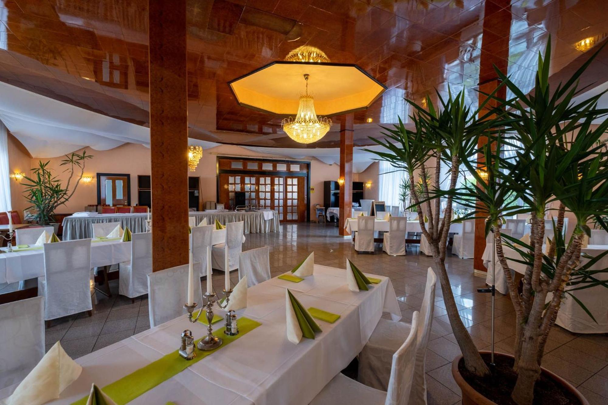 Kraichtaler Hof Hotel Kültér fotó