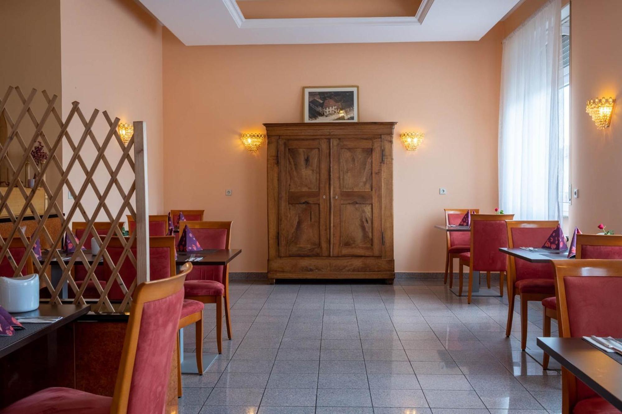 Kraichtaler Hof Hotel Kültér fotó
