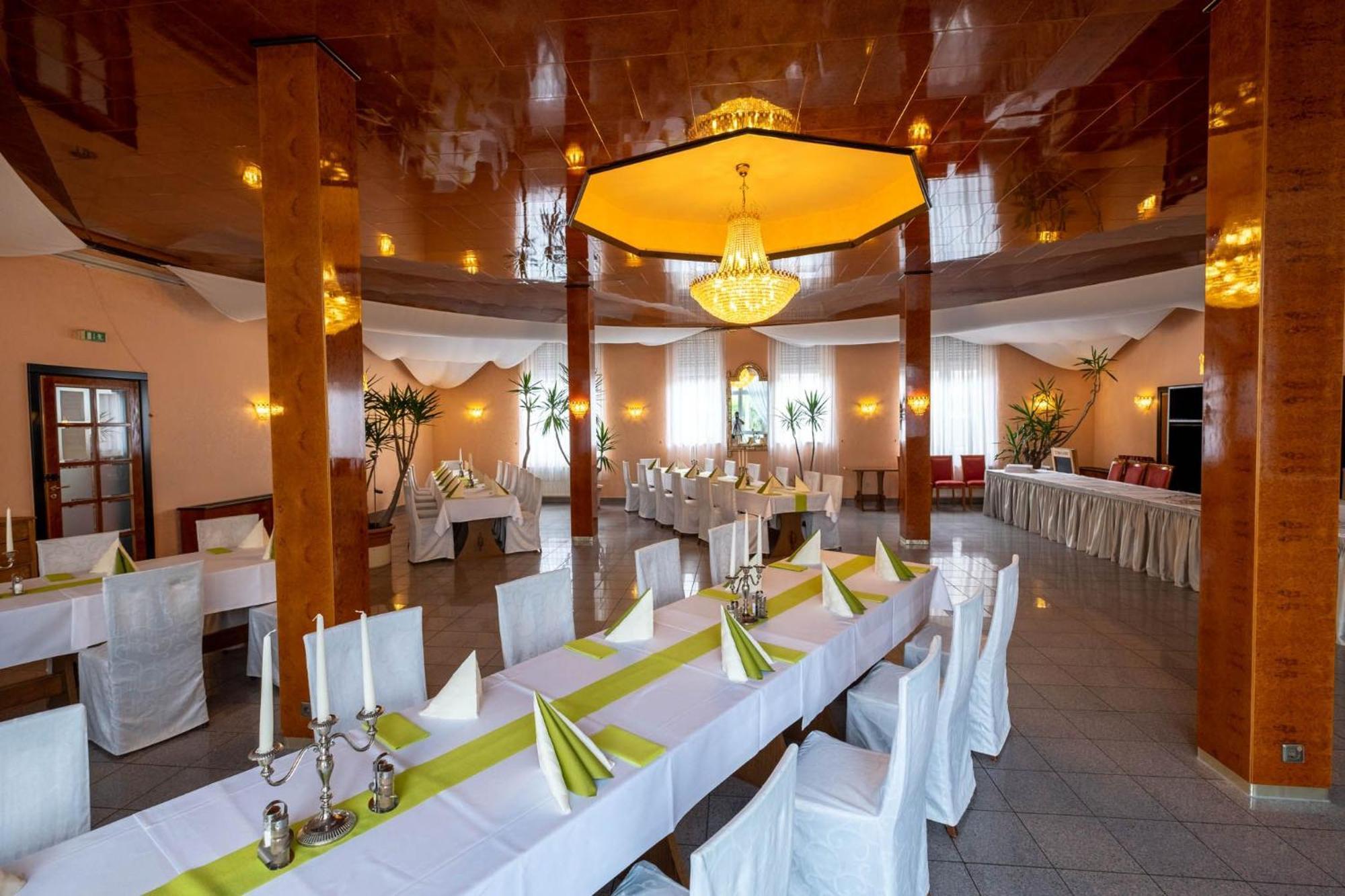 Kraichtaler Hof Hotel Kültér fotó