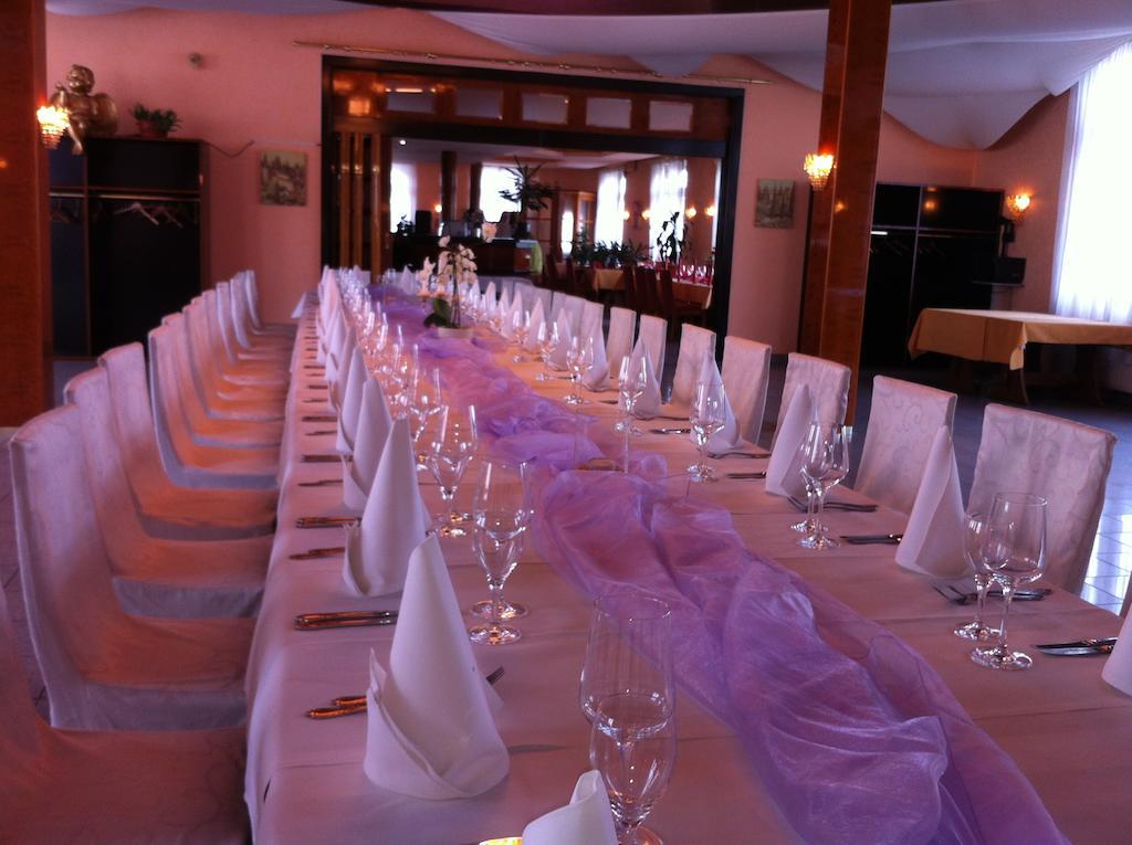 Kraichtaler Hof Hotel Kültér fotó